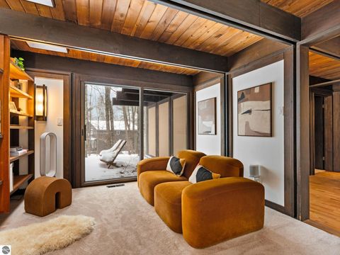 Tiny photo for 2991 Ishpeming Trail, Traverse City, MI 49686 (MLS # 1941164)