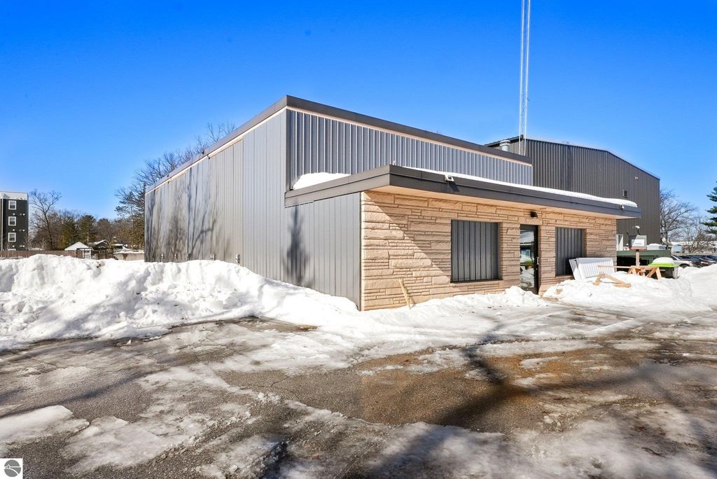 Photo of 934 Hastings Street, Traverse City, MI 49686 (MLS # 1938169)