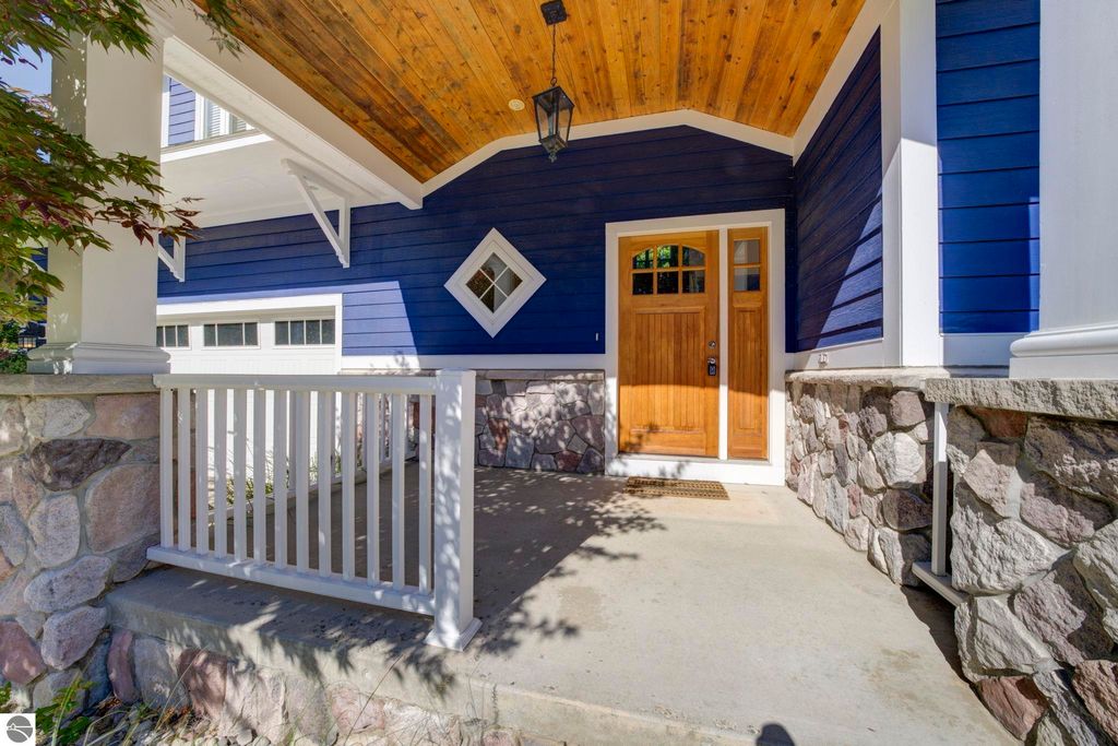 Photo of 10579 Camrose Circle, Traverse City, MI 49684 (MLS # 1939495)