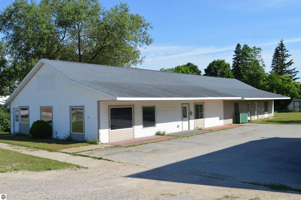 Photo of 305 Elm Street, Kalkaska, MI 49646 (MLS # 1935591)