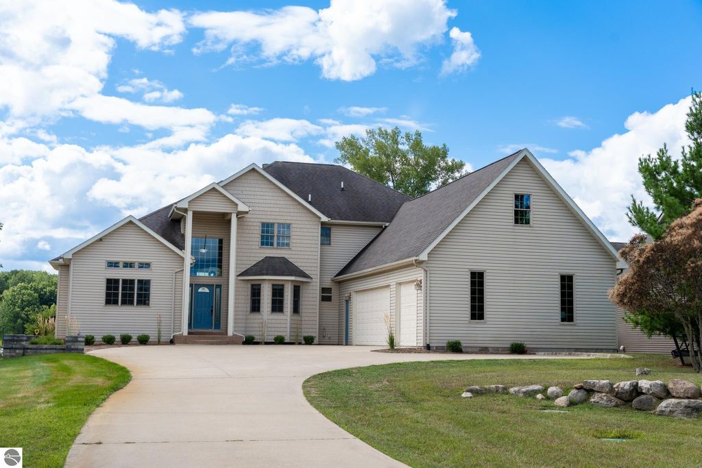 Photo of 1107 Bundy Drive, Lake Isabella, MI 48893 (MLS # 1937966)