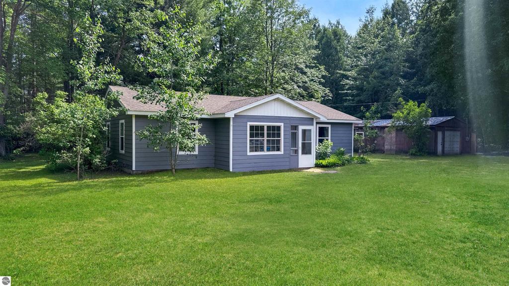 Photo of 180 E Sanborn Road, Lake City, MI 49651 (MLS # 1936359)