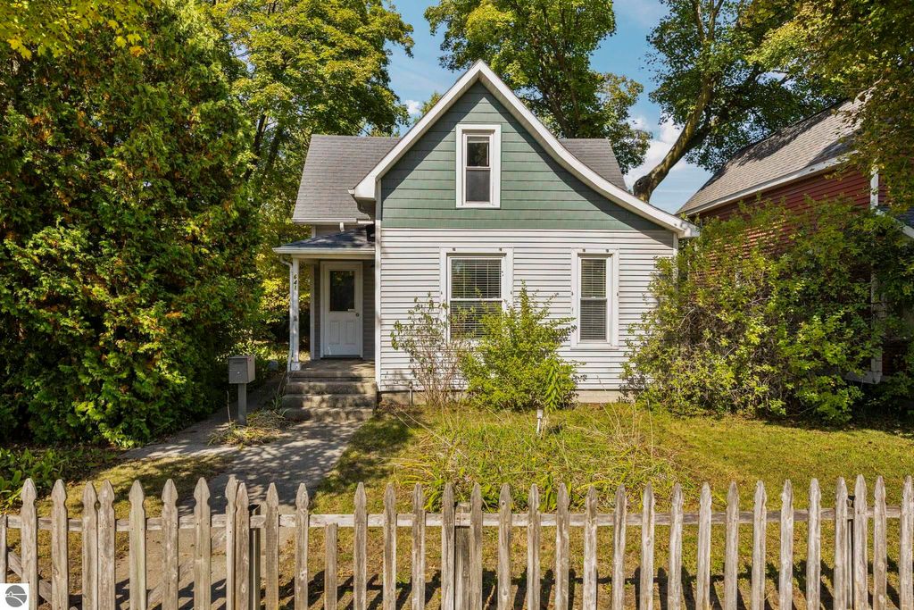 Photo of 637639641 E Eighth Street, Traverse City, MI 49686 (MLS # 1939812)