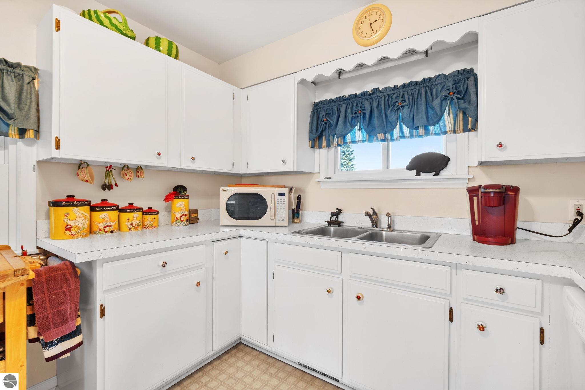 Traverse City, Michigan 49686, United States, 3 Bedrooms Bedrooms, ,2 BathroomsBathrooms,Residential,Pending,227772