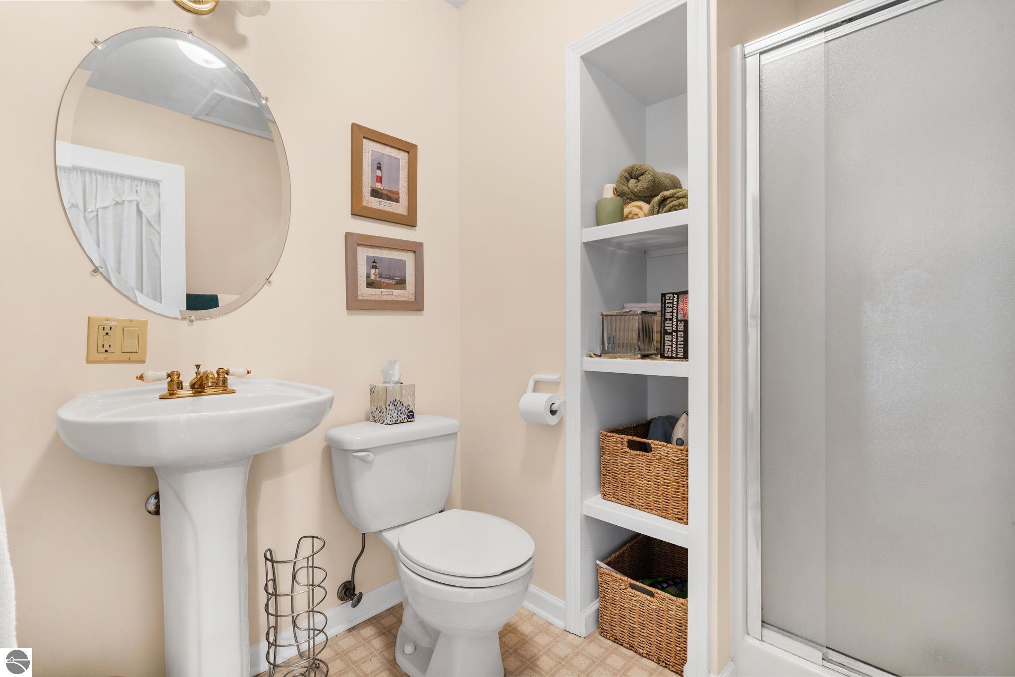 Traverse City, Michigan 49686, United States, 3 Bedrooms Bedrooms, ,2 BathroomsBathrooms,Residential,Pending,227772