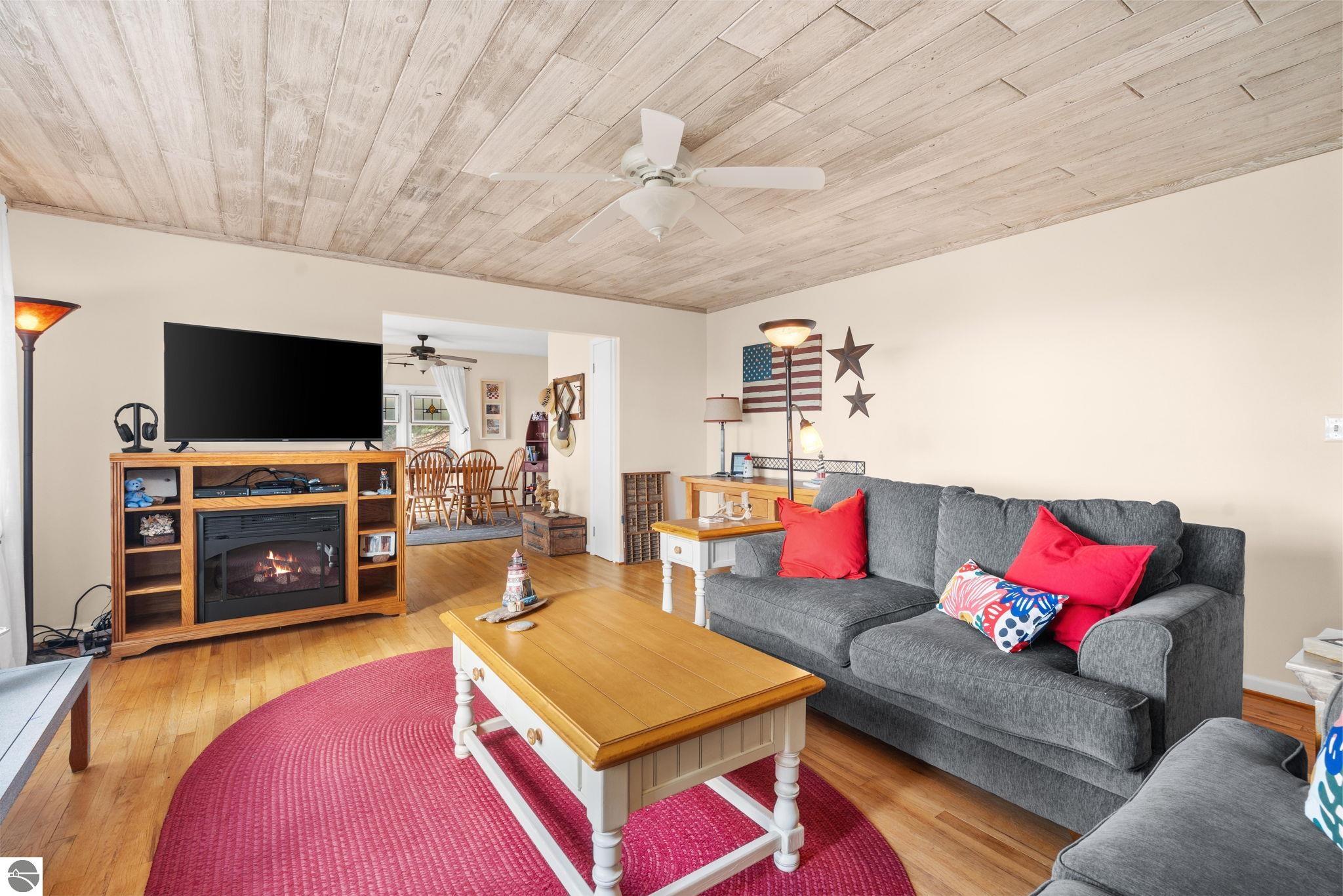 Traverse City, Michigan 49686, United States, 3 Bedrooms Bedrooms, ,2 BathroomsBathrooms,Residential,Pending,227772