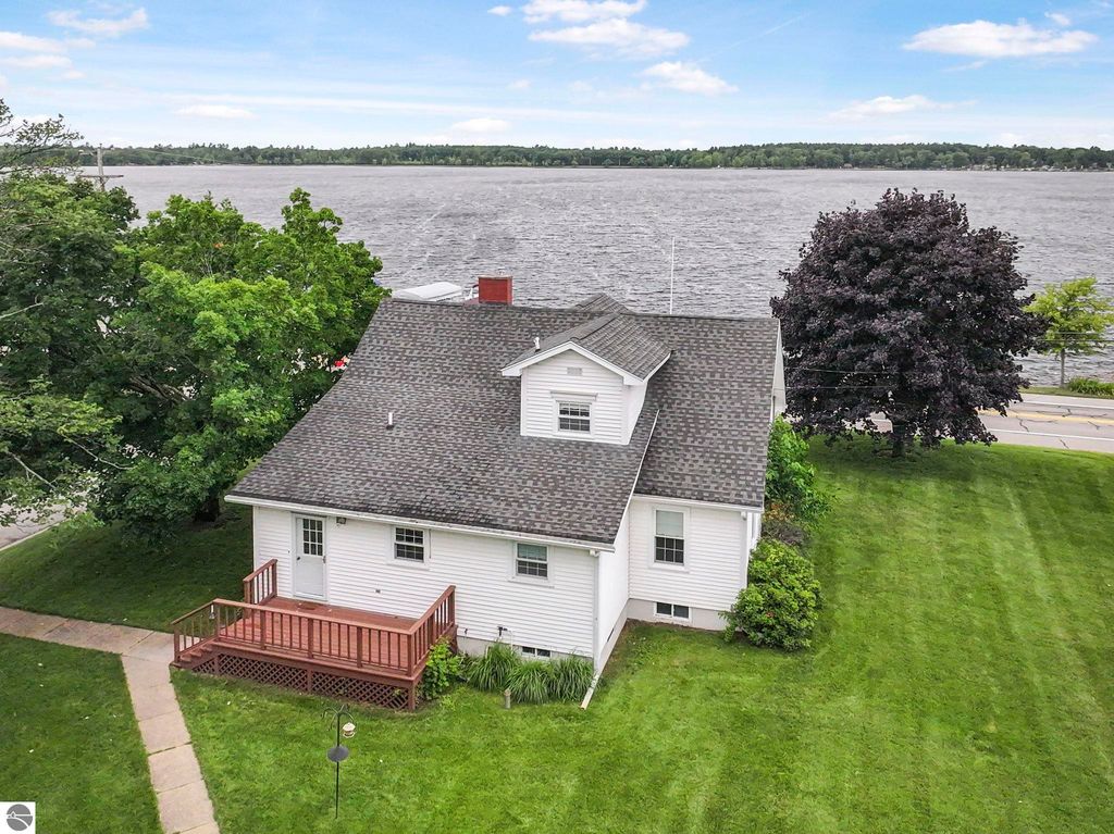 Photo of 1623 Sunnyside Drive, Cadillac, MI 49601 (MLS # 1936853)