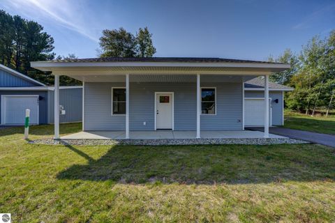Photo of 3878 Falling Leaf Trail, Traverse City, MI 49686 (MLS # 1939473)