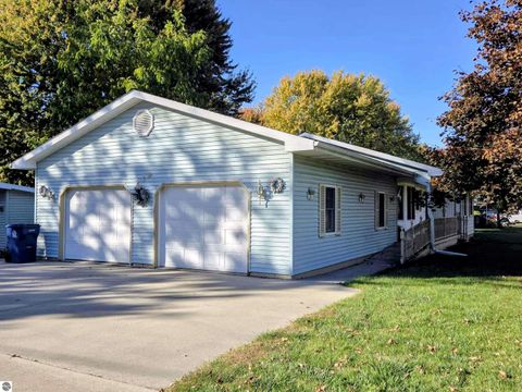 Tiny photo for 239 E Summit Street, Breckenridge, MI 48615 (MLS # 1939715)