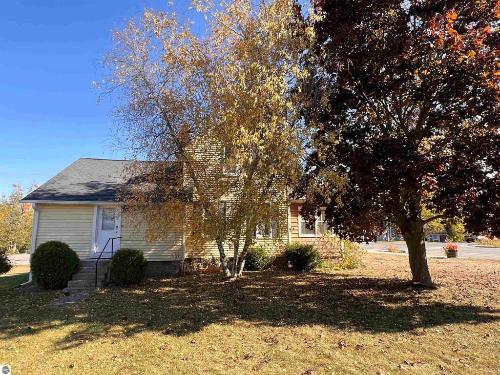 Photo of 102 W Philip Street, Lake Leelanau, MI 49653 (MLS # 1928598)