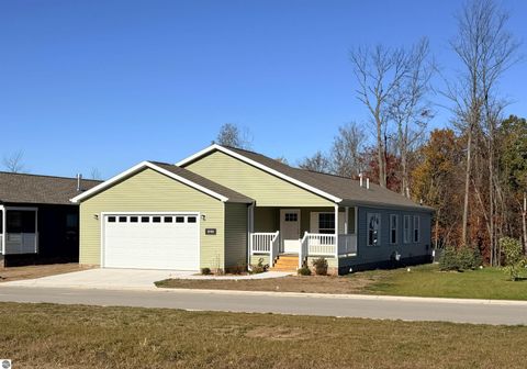 Photo of 2151 Alta Vista Drive, Traverse City, MI 49686 (MLS # 1940499)