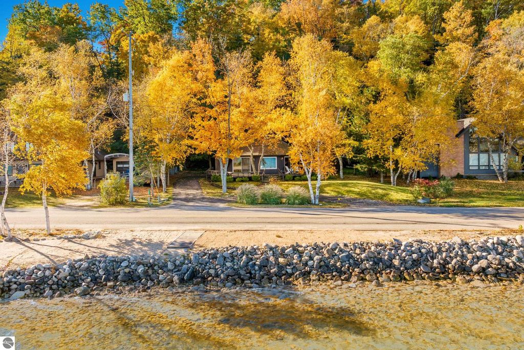 Photo of 1205 E South Shore Drive, Frankfort, MI 49635 (MLS # 1940036)