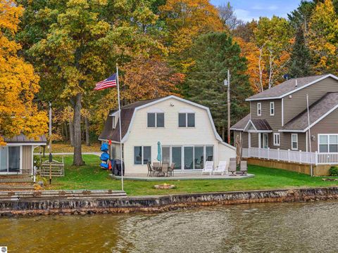 Tiny photo for 140 Forest Lawn, Cadillac, MI 49601 (MLS # 1939885)