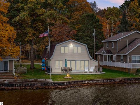 Tiny photo for 140 Forest Lawn, Cadillac, MI 49601 (MLS # 1939885)