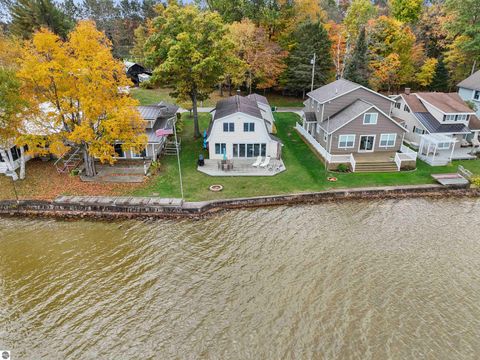 Tiny photo for 140 Forest Lawn, Cadillac, MI 49601 (MLS # 1939885)