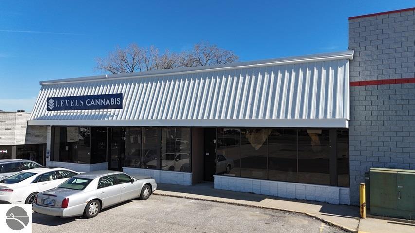 Photo 1 of 6 — 1901 S Mission, Mt Pleasant, MI 48858