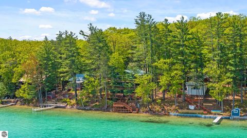 Tiny photo for 922 W Bear Lake Road NE, Kalkaska, MI 49646 (MLS # 1934772)
