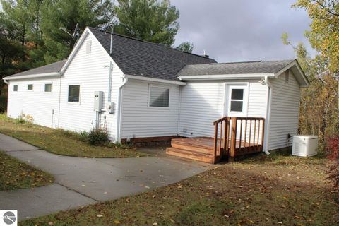 Photo of 7348 NW Kellogg Road, Rapid City, MI 49676 (MLS # 1939909)