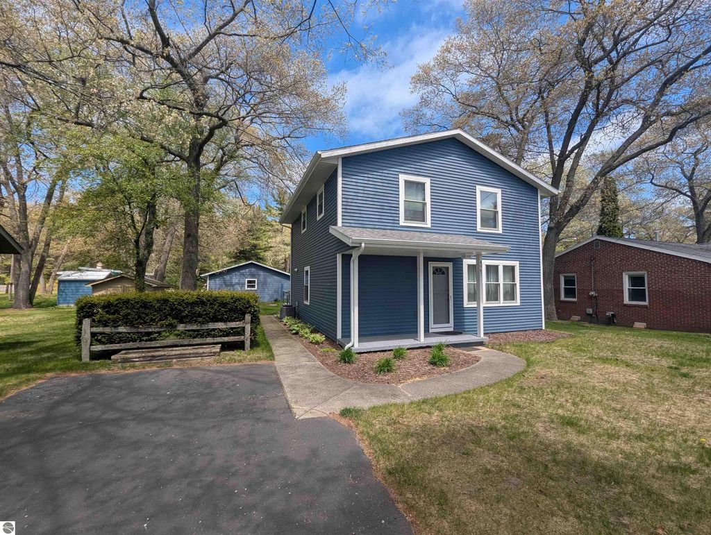 Photo of 4967 Center St, Au Gres, MI 48703 (MLS # 1934108)