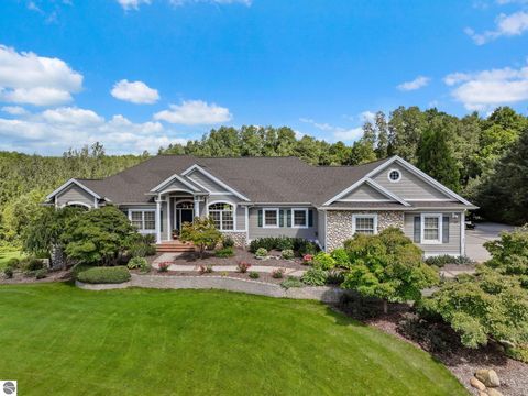 Photo of 11788 Snowfield Court, Traverse City, MI 49686 (MLS # 1938204)