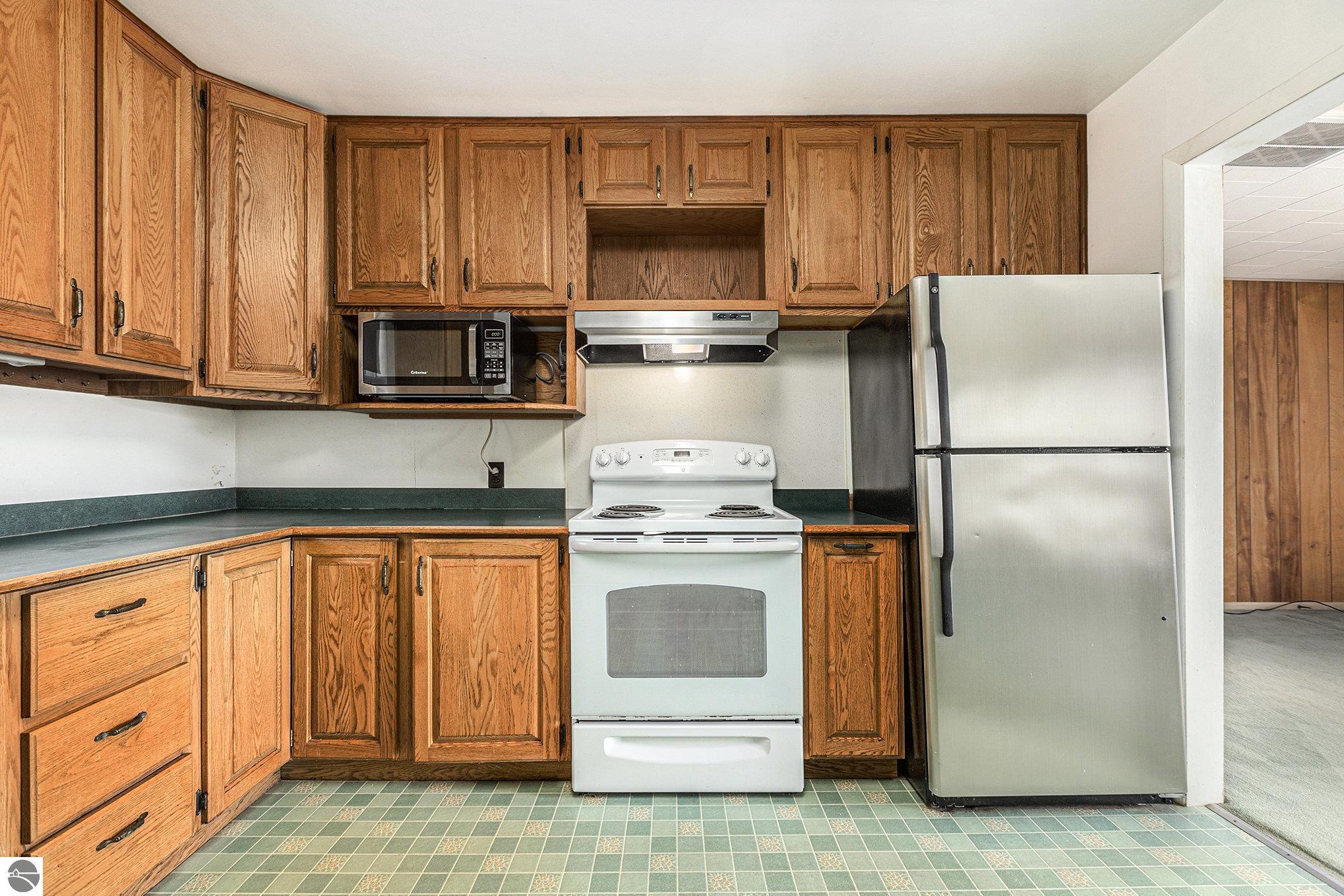 Traverse City, Michigan 49686, United States, 3 Bedrooms Bedrooms, ,1 BathroomBathrooms,Residential,Pending,202708