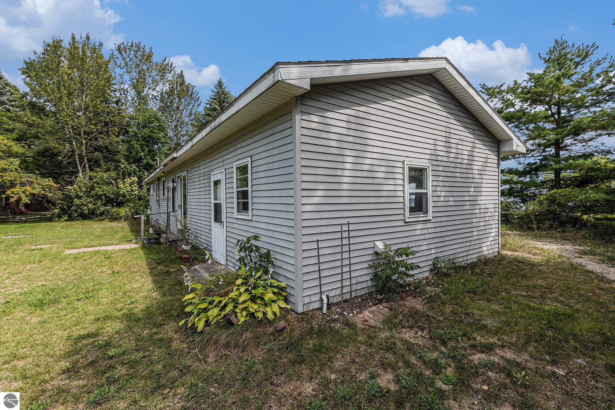 Traverse City, Michigan 49686, United States, 3 Bedrooms Bedrooms, ,1 BathroomBathrooms,Residential,Pending,202708