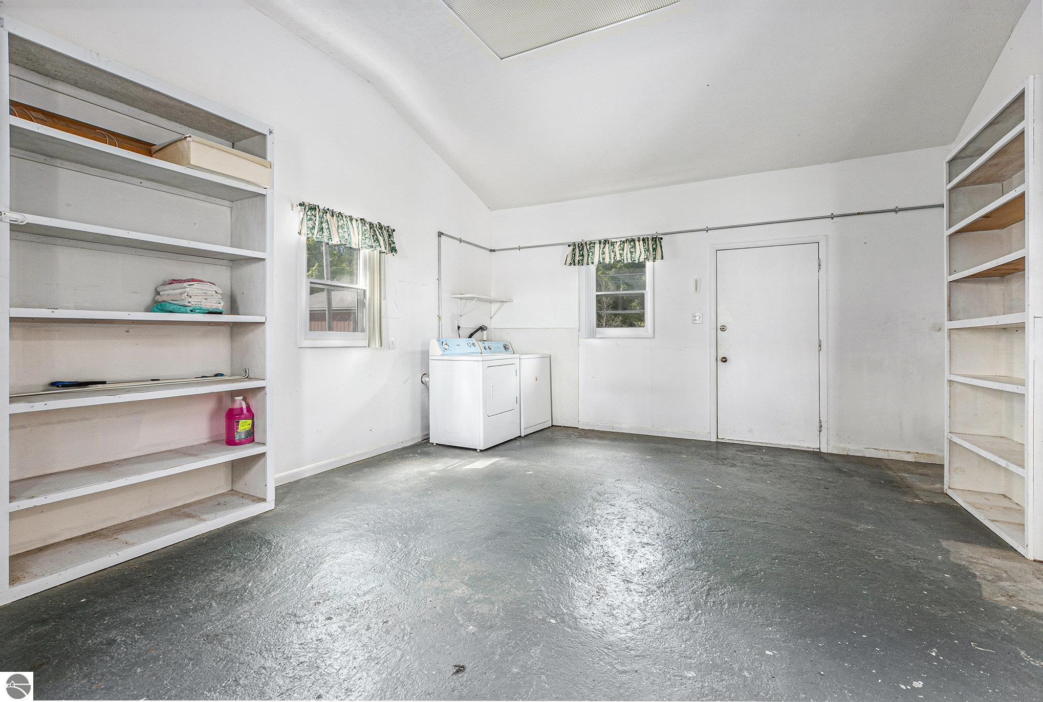 Traverse City, Michigan 49686, United States, 3 Bedrooms Bedrooms, ,1 BathroomBathrooms,Residential,Pending,202708