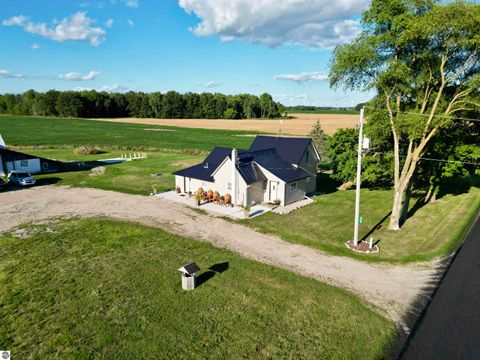 Photo of 4266 W River Road, Mt Pleasant, MI 48858 (MLS # 1941139)