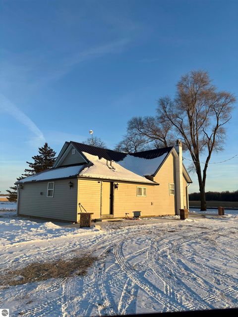 Tiny photo for 4266 W River Road, Mt Pleasant, MI 48858 (MLS # 1941139)