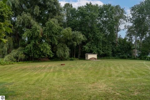 Tiny photo for 358 N Corning Street, Farwell, MI 48622 (MLS # 1937174)