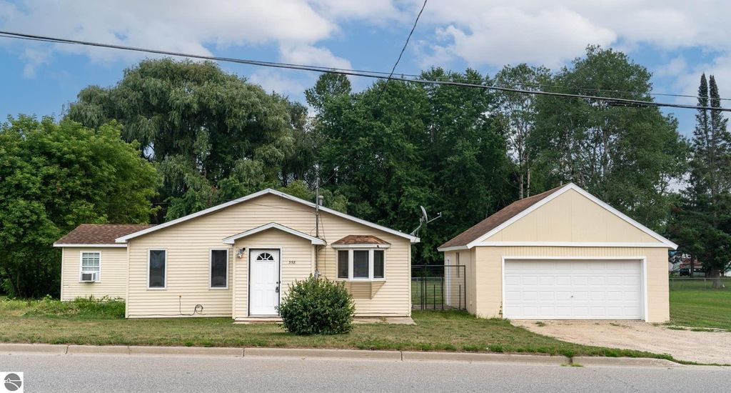 Photo of 358 N Corning Street, Farwell, MI 48622 (MLS # 1937174)