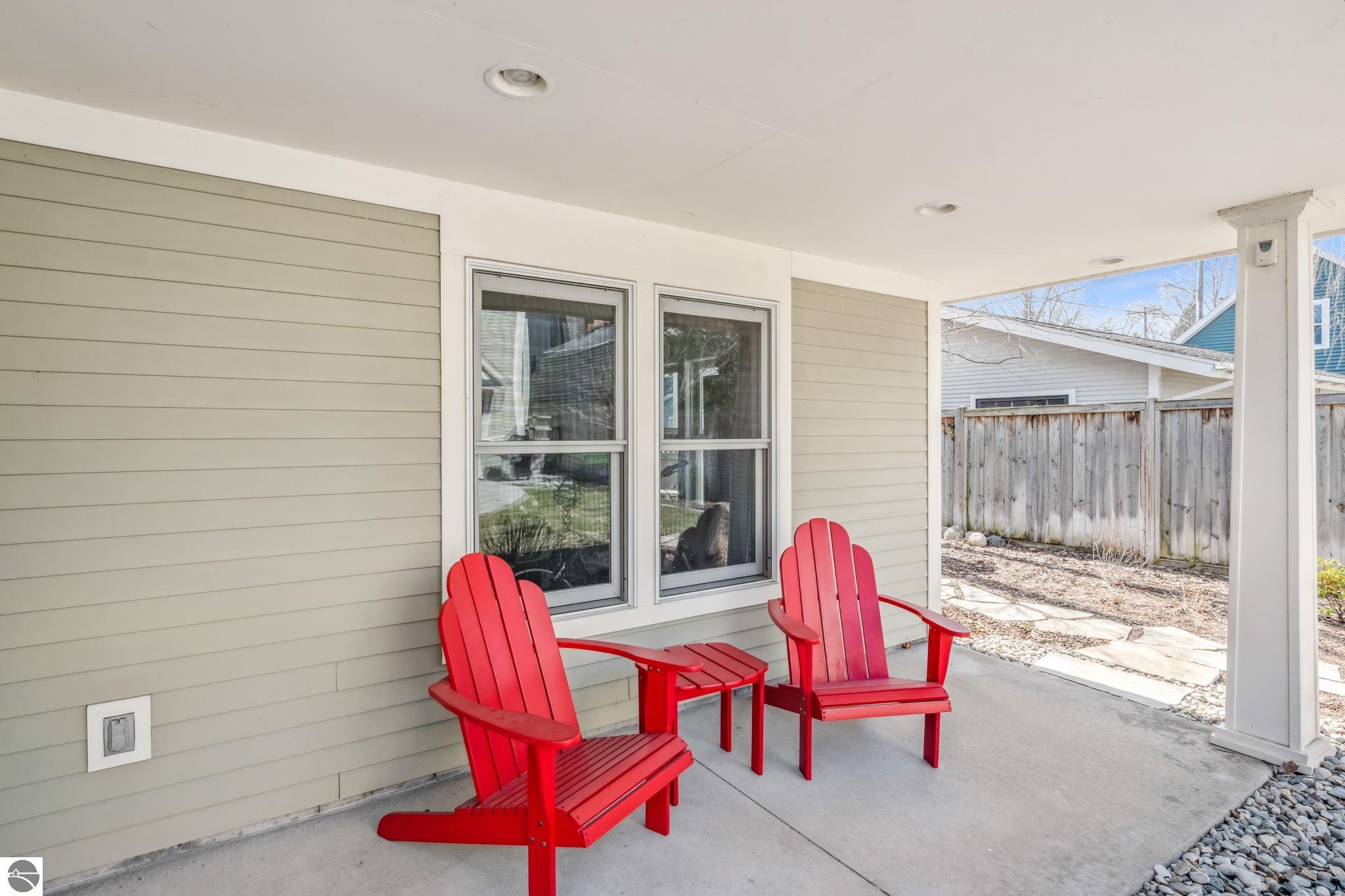 Traverse City, Michigan 49684, United States, 4 Bedrooms Bedrooms, ,3 BathroomsBathrooms,Residential,Pending,100235