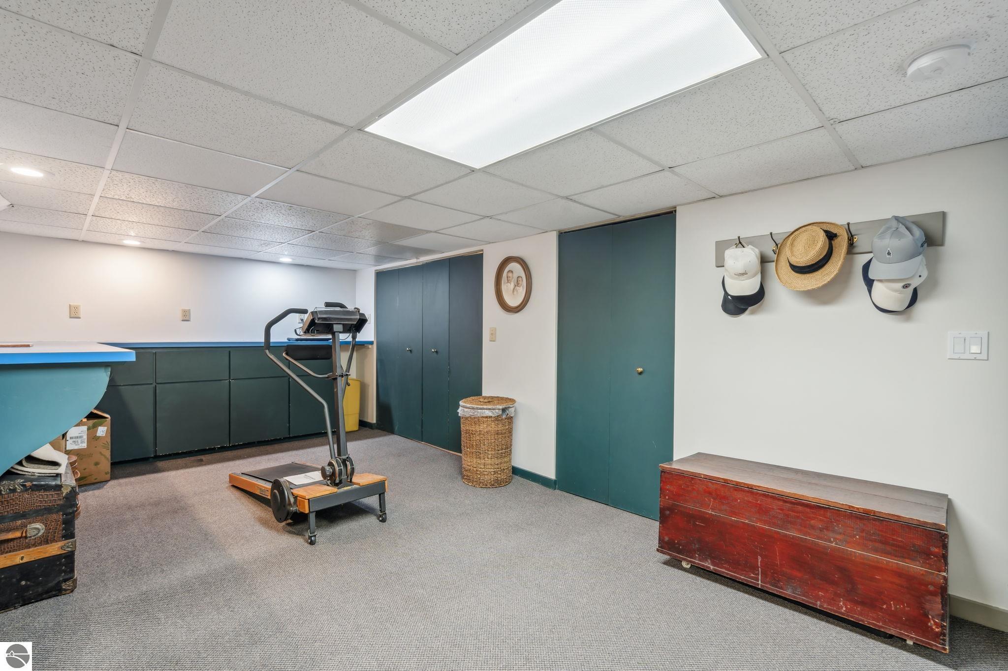 Traverse City, Michigan 49684, United States, 4 Bedrooms Bedrooms, ,3 BathroomsBathrooms,Residential,Pending,100235