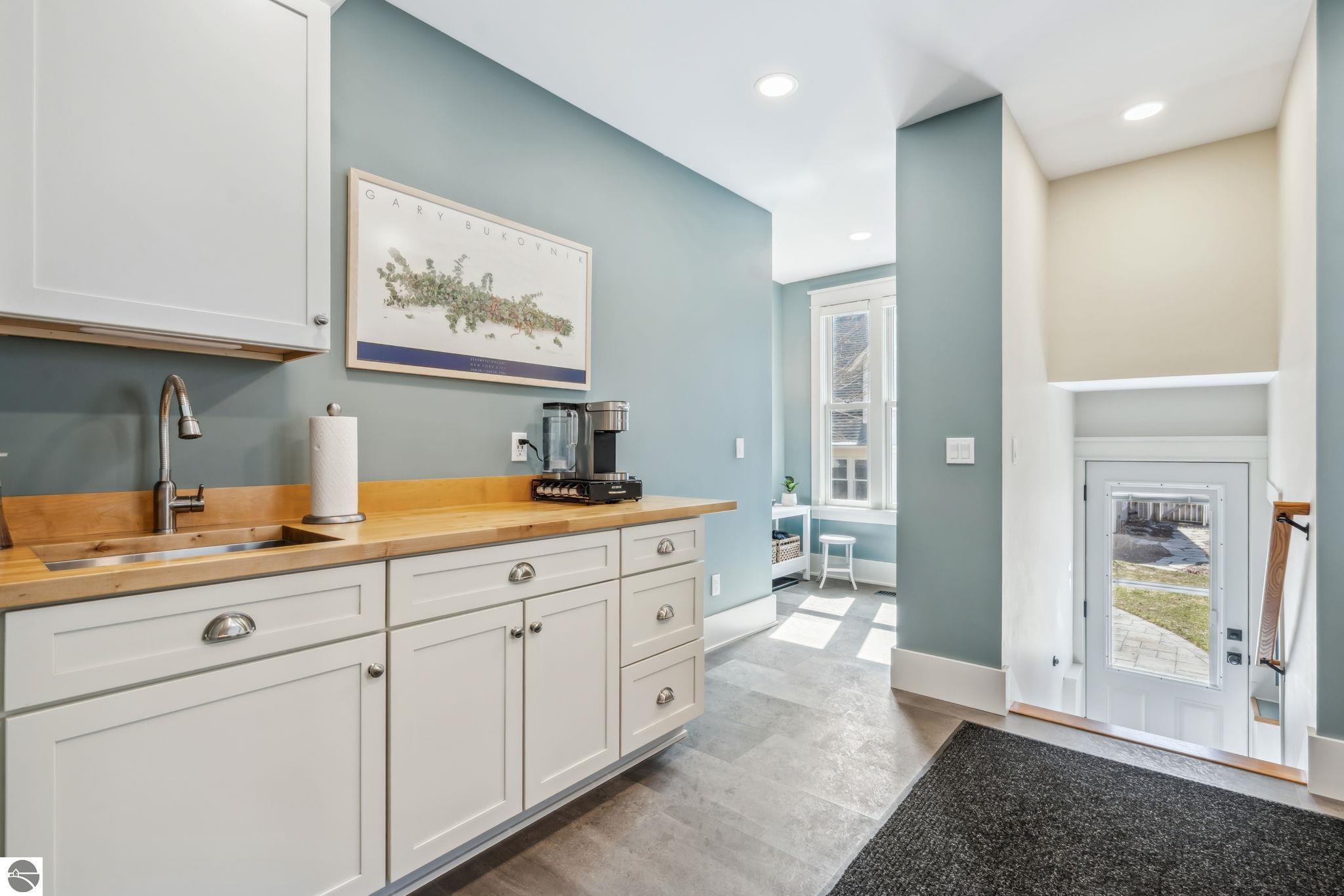 Traverse City, Michigan 49684, United States, 4 Bedrooms Bedrooms, ,3 BathroomsBathrooms,Residential,Pending,100235