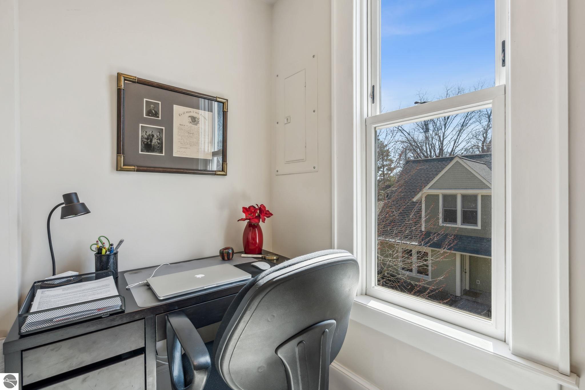 Traverse City, Michigan 49684, United States, 4 Bedrooms Bedrooms, ,3 BathroomsBathrooms,Residential,Pending,100235