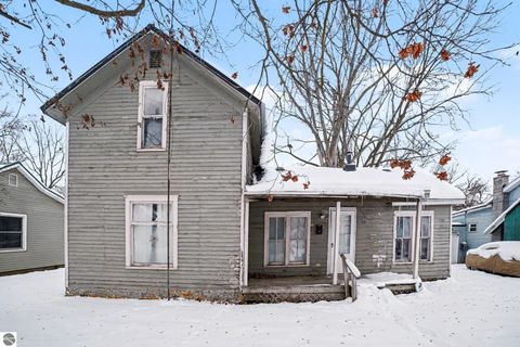 Photo of 312 W Saginaw, St Louis, MI 48880 (MLS # 1941180)