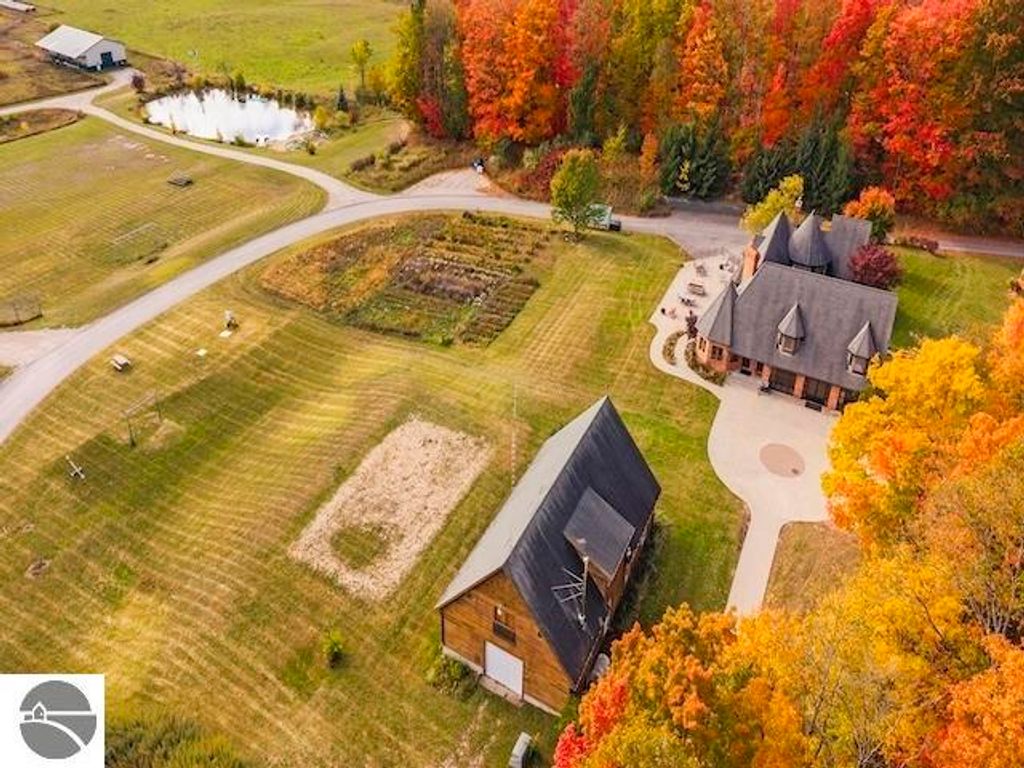 Photo of 55 S Hope Ridge, Traverse City, MI 49696 (MLS # 1939802)