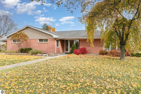 Photo of 424 Fairlane Drive, Alma, MI 48801 (MLS # 1940408)