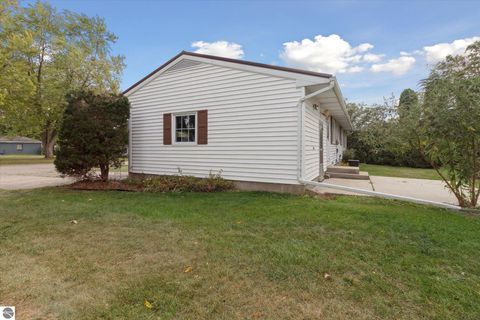 Tiny photo for 127 Philadelphia Avenue, Alma, MI 48801 (MLS # 1940831)