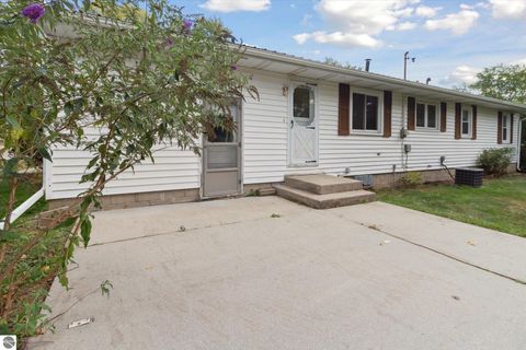 Tiny photo for 127 Philadelphia Avenue, Alma, MI 48801 (MLS # 1940831)