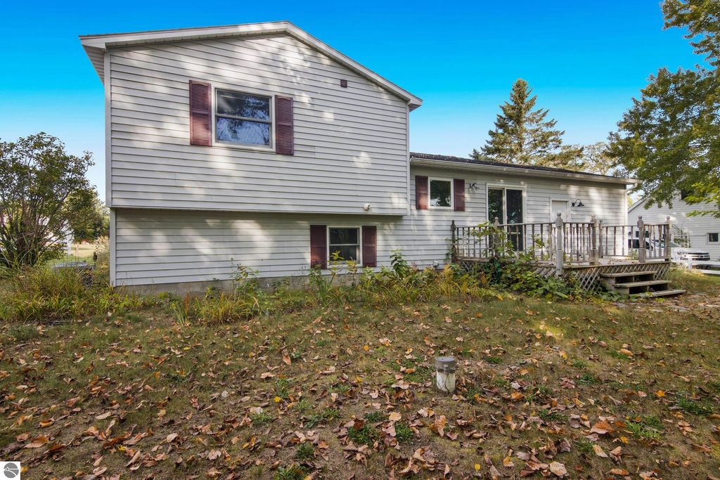 Photo of 10513 S Walnut Drive, Traverse City, MI 49684 (MLS # 1939255)