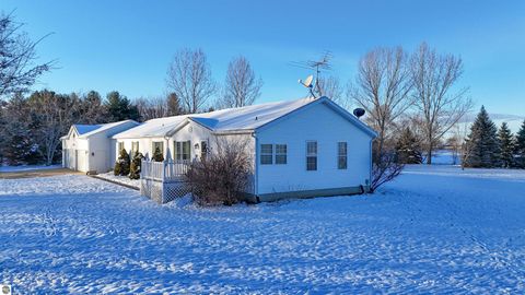 Tiny photo for 5115 E Valley Road, Mt Pleasant, MI 48858 (MLS # 1941000)