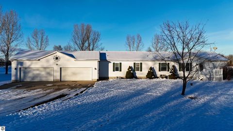Tiny photo for 5115 E Valley Road, Mt Pleasant, MI 48858 (MLS # 1941000)