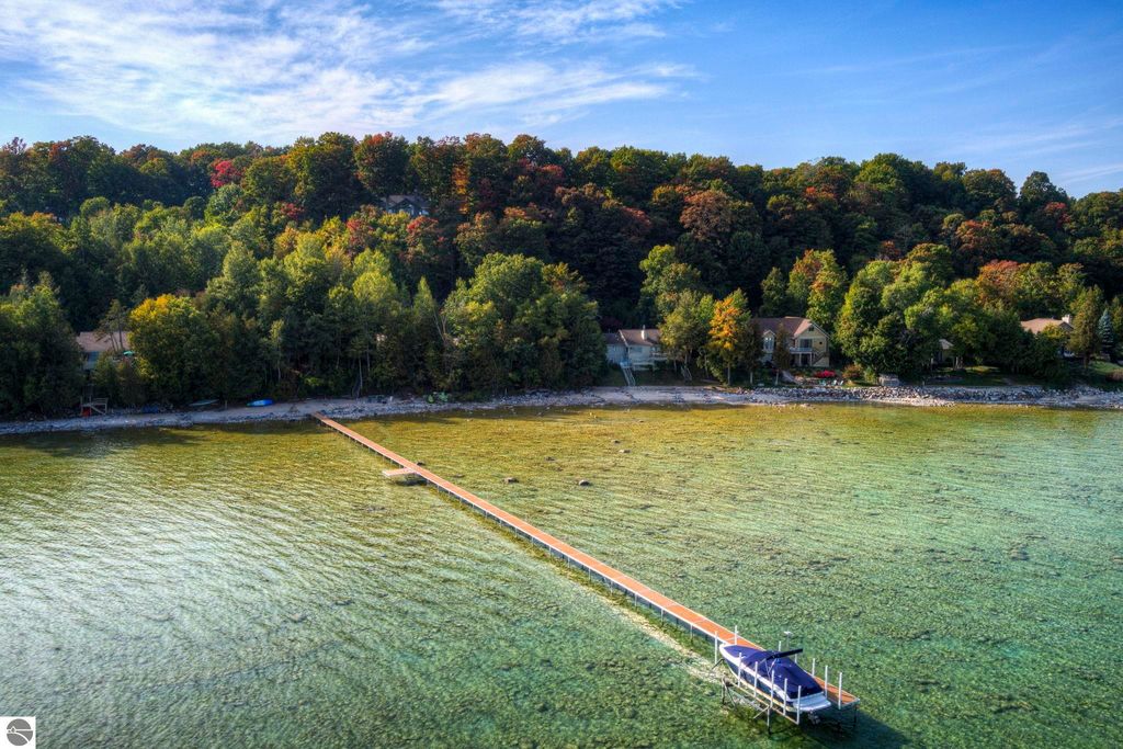 Photo of 931 S Ridgeview Trail, Suttons Bay, MI 49682 (MLS # 1939279)