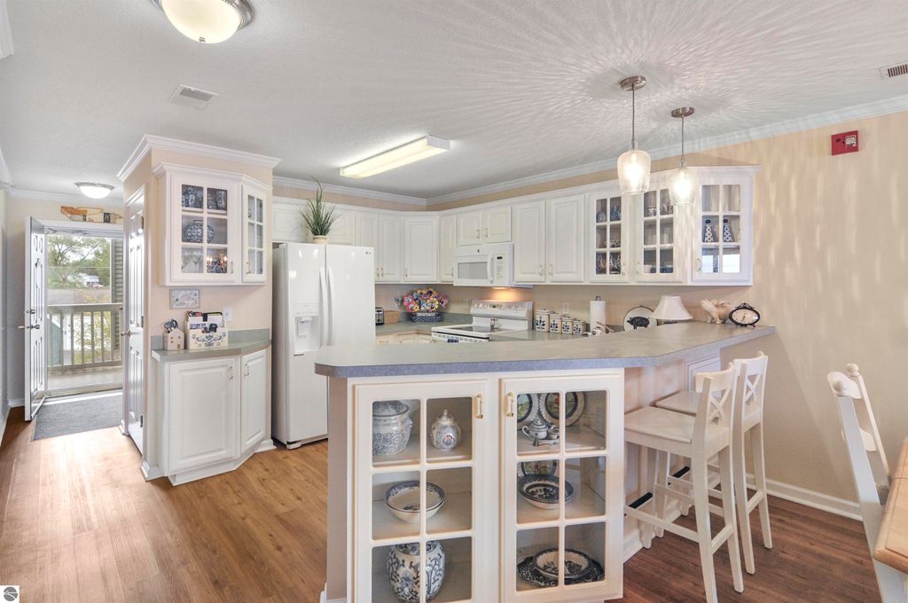 Photo of 658 S Lake Street, Cadillac, MI 49601 (MLS # 1938981)