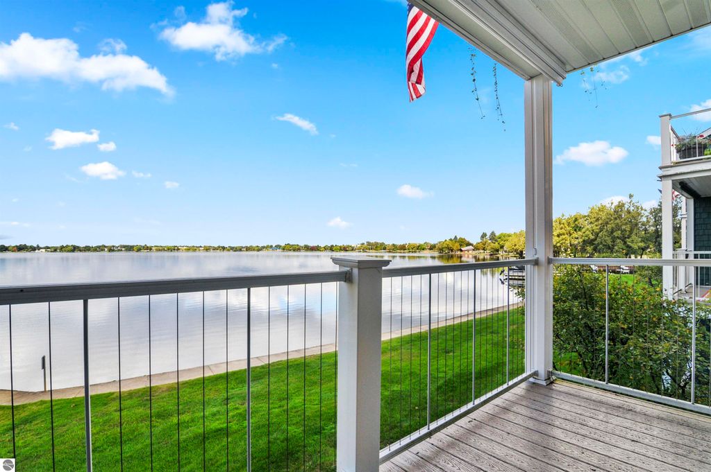 Photo of 658 S Lake Street, Cadillac, MI 49601 (MLS # 1938981)