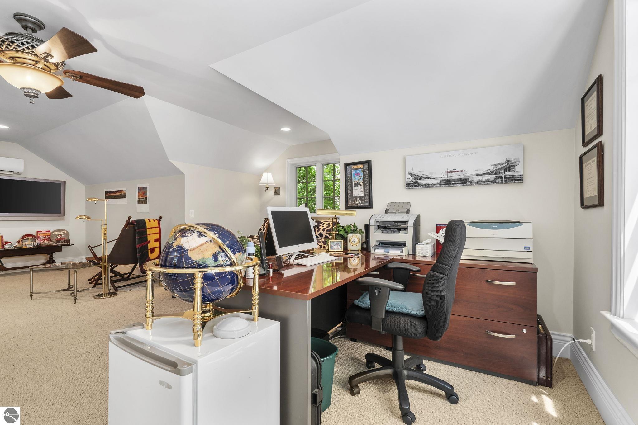 Leland, Michigan 49654, United States, 4 Bedrooms Bedrooms, ,4 BathroomsBathrooms,Residential,Active,160037