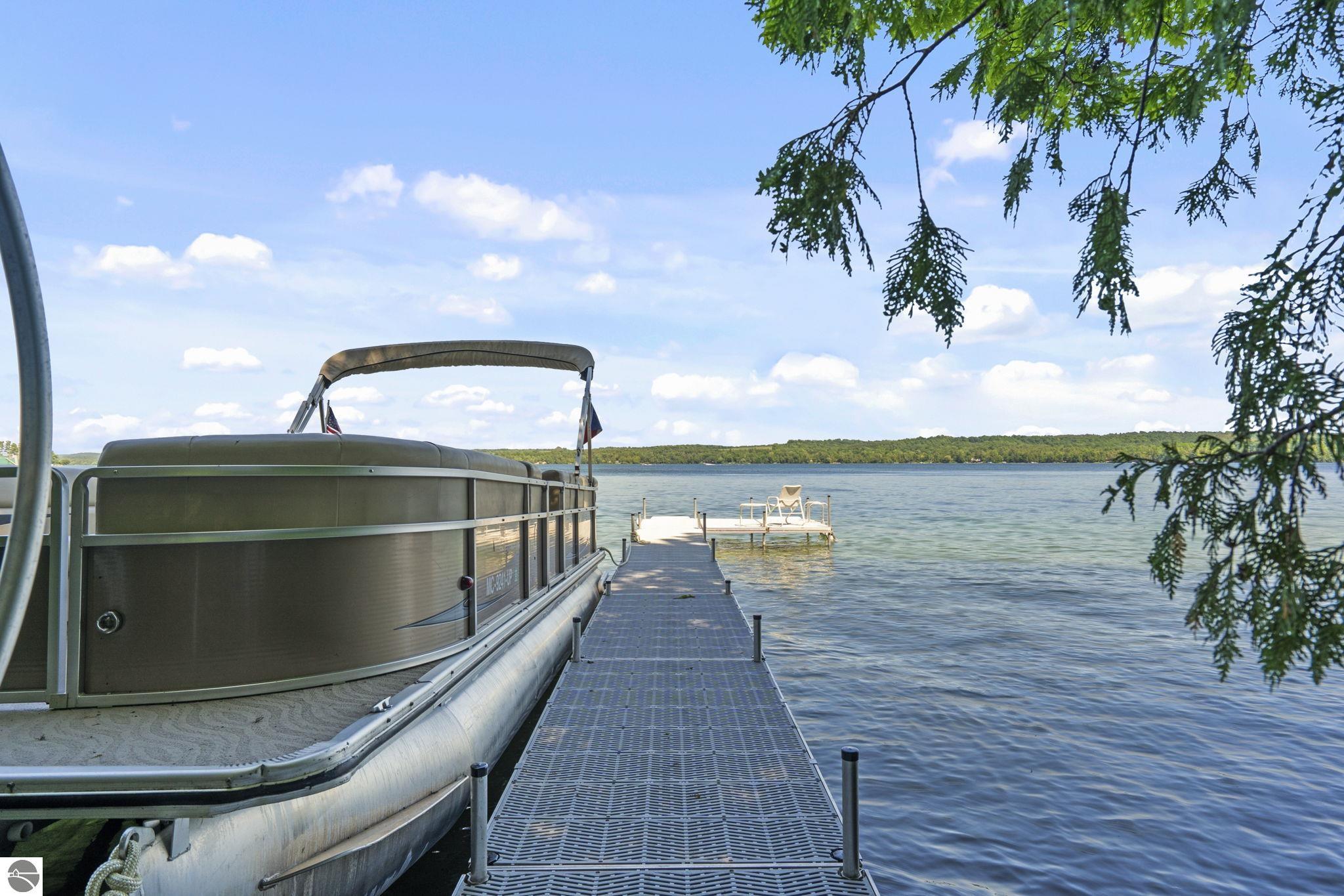 Leland, Michigan 49654, United States, 4 Bedrooms Bedrooms, ,4 BathroomsBathrooms,Residential,Active,160037