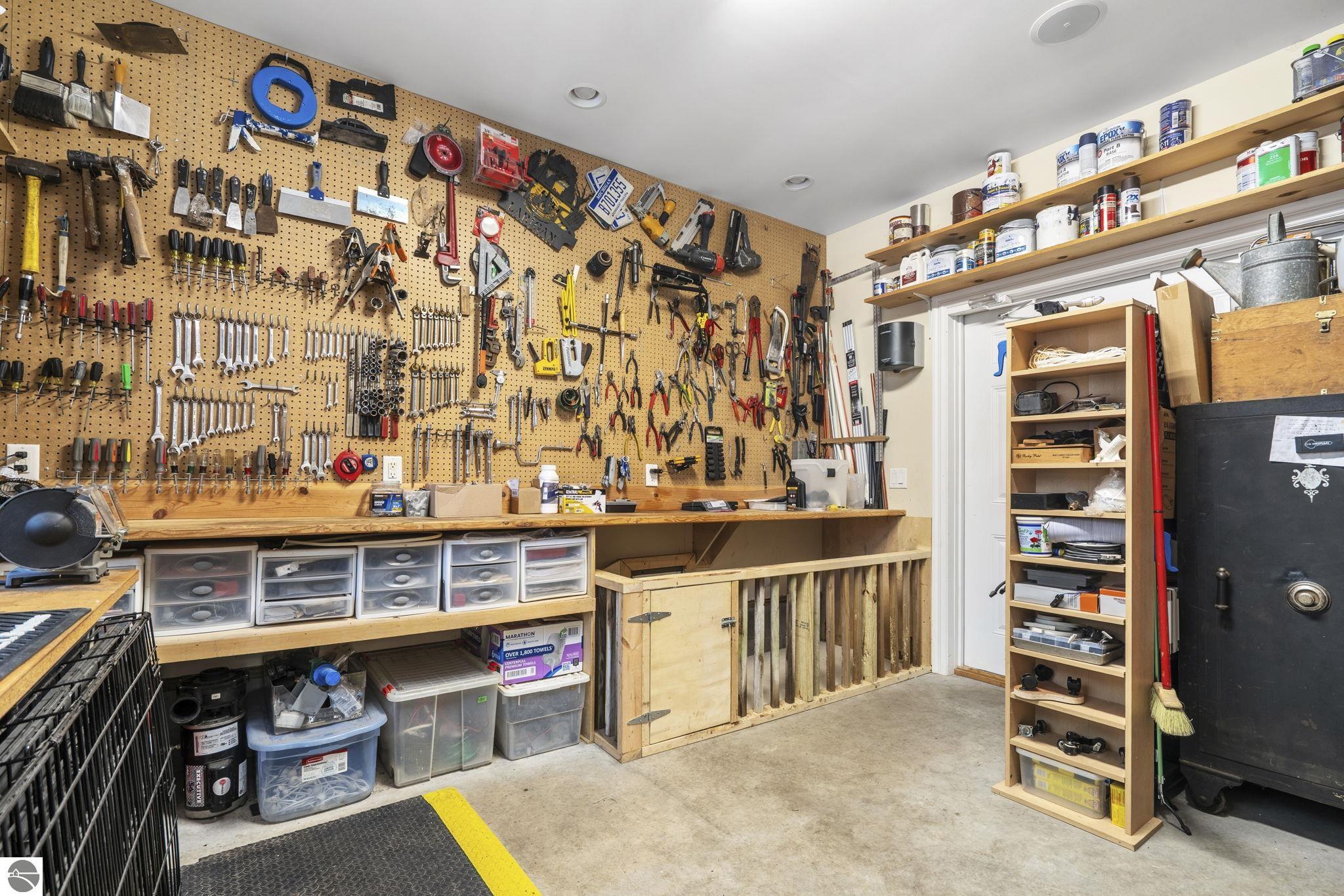 Leland, Michigan 49654, United States, 4 Bedrooms Bedrooms, ,4 BathroomsBathrooms,Residential,Active,160037