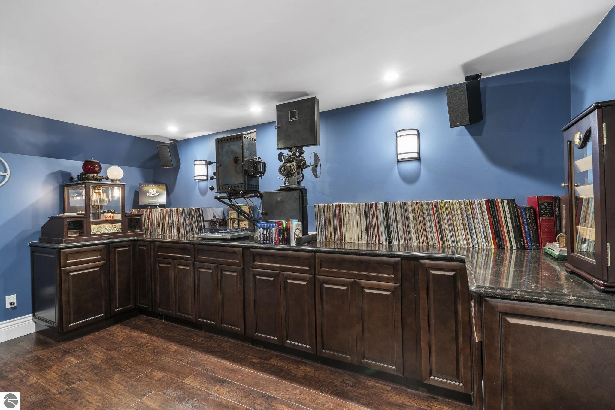 Leland, Michigan 49654, United States, 4 Bedrooms Bedrooms, ,4 BathroomsBathrooms,Residential,Active,160037